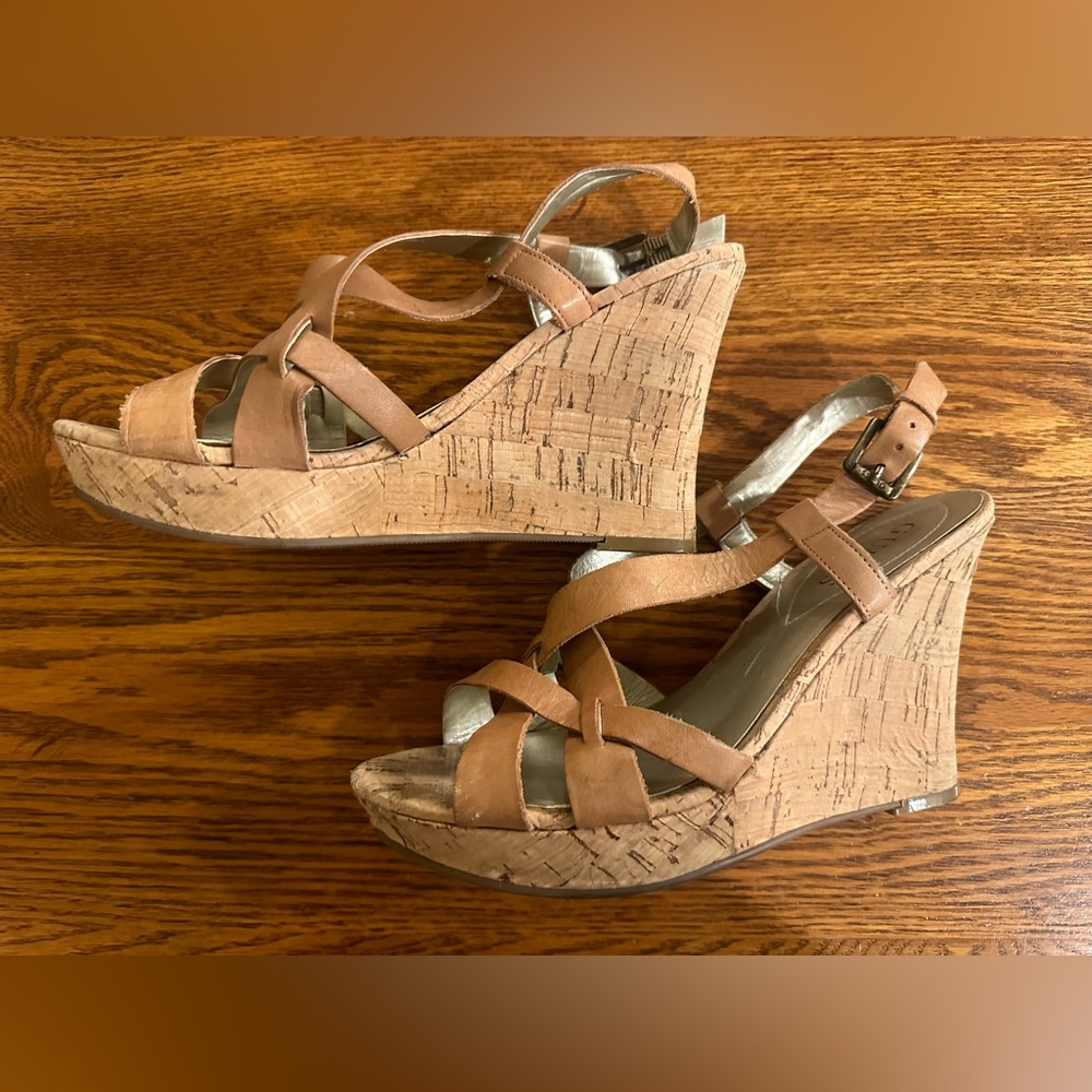 Guess Cork Wedge Heel Brown Beige Copper Buckle Strap Open Toe Shoe spring